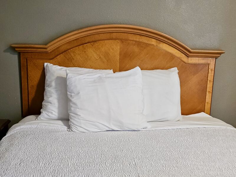 Bett — Frisch bezogen und fotografiert. Ohne Nachweis gilt der Punkt nicht als erledigt.